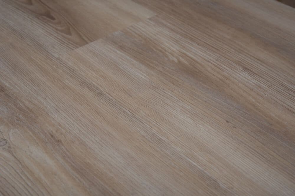 CLEARANCE LOT TONED LIGHT OAK BFCore  SPC  FLOORING UKS19001  13 M² to clear