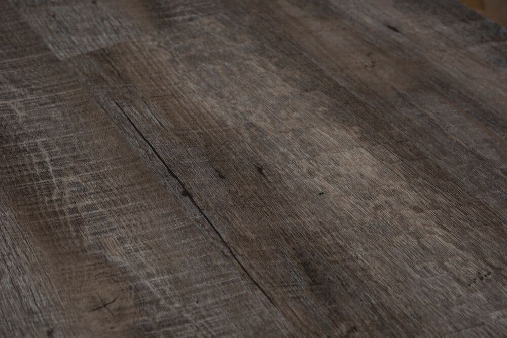 HAND WEATHERED  DISTRESSED BFCore  SPC  FLOORING UKS19008